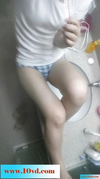 粉嫩高中女生的生活自拍照..(13P)