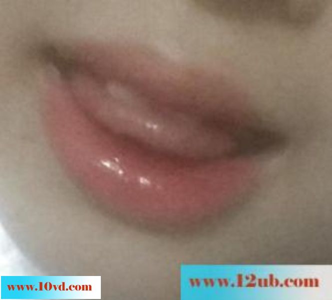 粉嫩高中女生的生活自拍照..(13P)