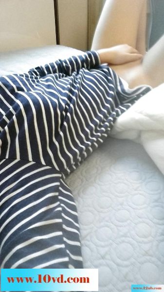 粉嫩高中女生的生活自拍照..(14P)