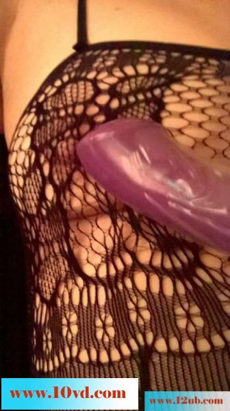丰乳肥臀必操之，真假阳具一起上。手势验证(