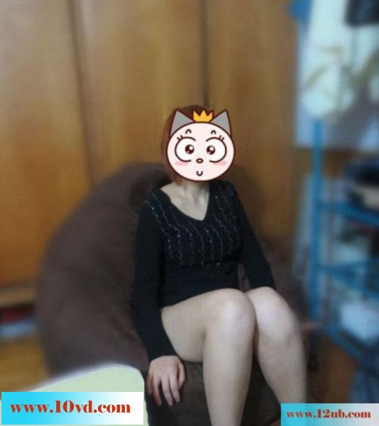 风骚女在懒人沙发露骚(7P)