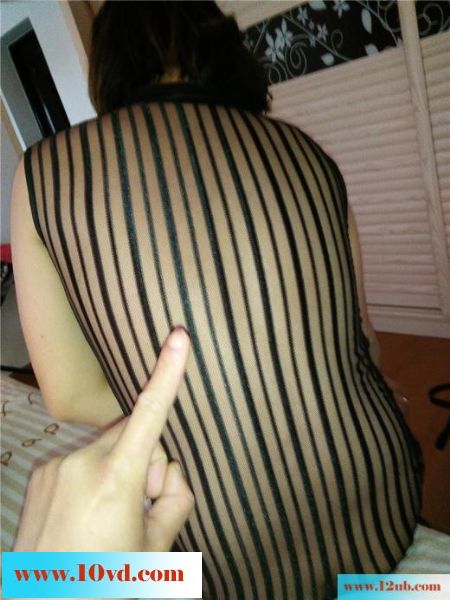 复古情趣衣衫衬托出媳妇的女性之柔美(18P)