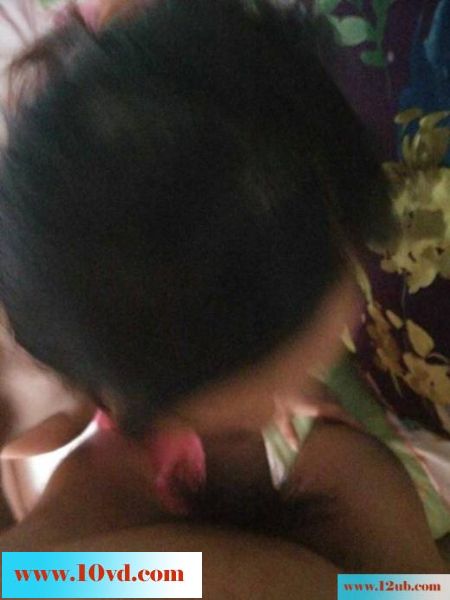附近聊到人妻，穴很紧真舒服(11P)