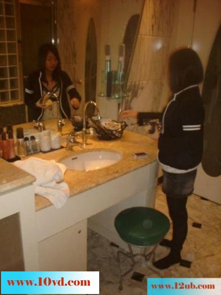 勾引个制服小妹排解夜晚寂寞的小情绪(10P)