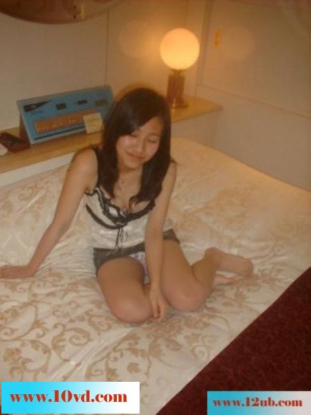 勾引个制服小妹排解夜晚寂寞的小情绪(10P)