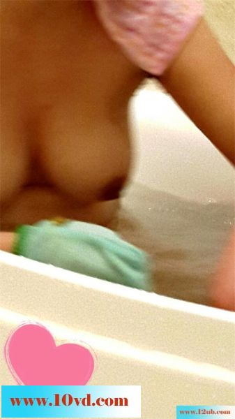 观赏妻儿洗澡，家庭的快乐其实很简单(14P)