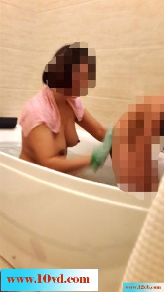 观赏妻儿洗澡，家庭的快乐其实很简单(14P)