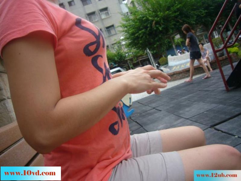 孩子的妈妈那两馍馍真大呀！(8P)