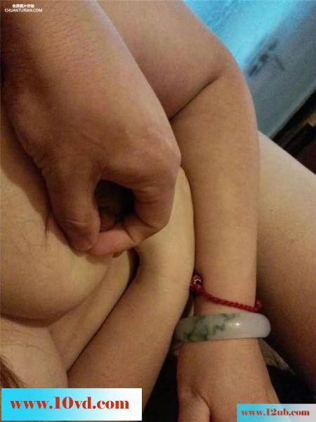 风骚丰满人妻炮友约我去酒店狠狠干她壹炮(17P