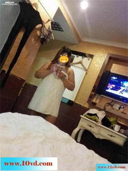 风骚丰满人妻炮友约我去酒店狠狠干她壹炮(17P