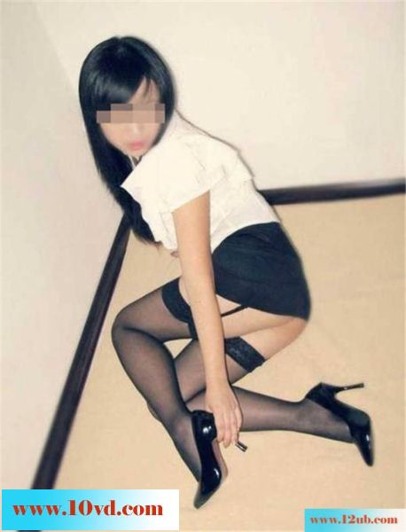 点了个黑丝制服OL先来段豔舞(12P)