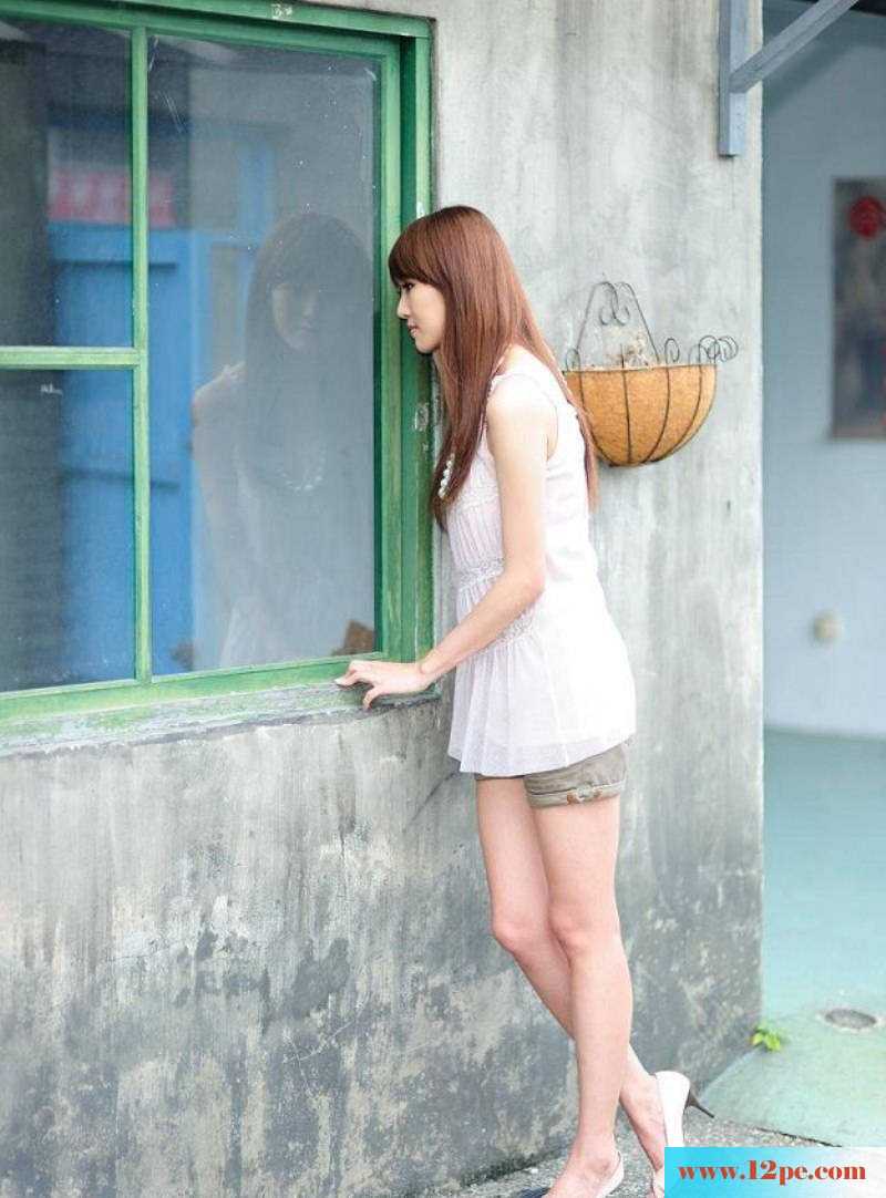 安安的玉腿诱惑甚是抢眼(14P)