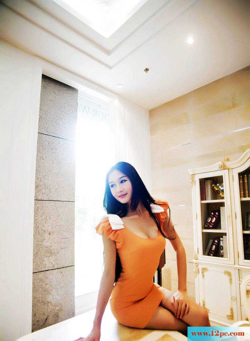 白璧无瑕的小腿美女(17P)