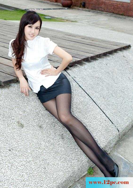 长腿黑丝气质女郎(46P)