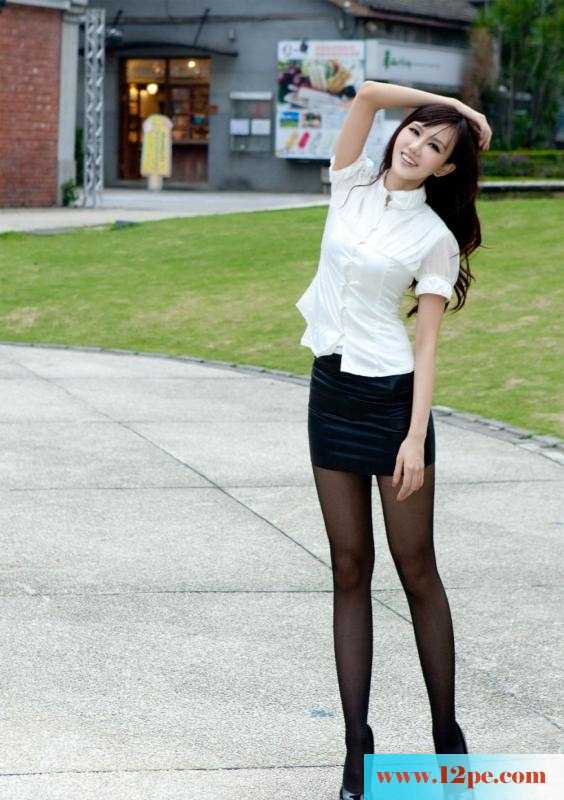 长腿黑丝气质女郎(46P)