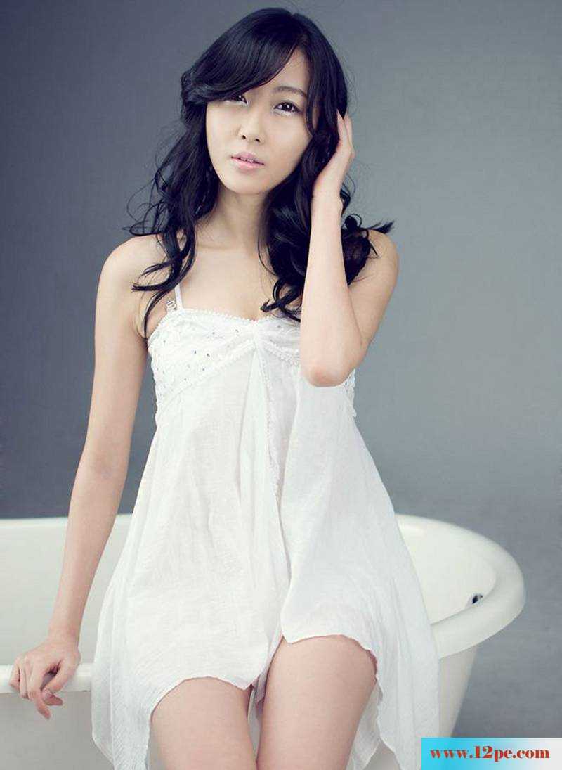 长腿美女甜美惹人爱(11P)