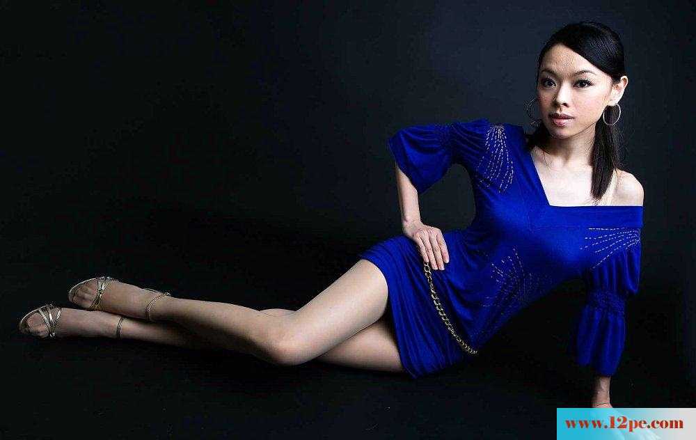 韵味十足的性感齐逼包臀美女肉丝美腿(11P)