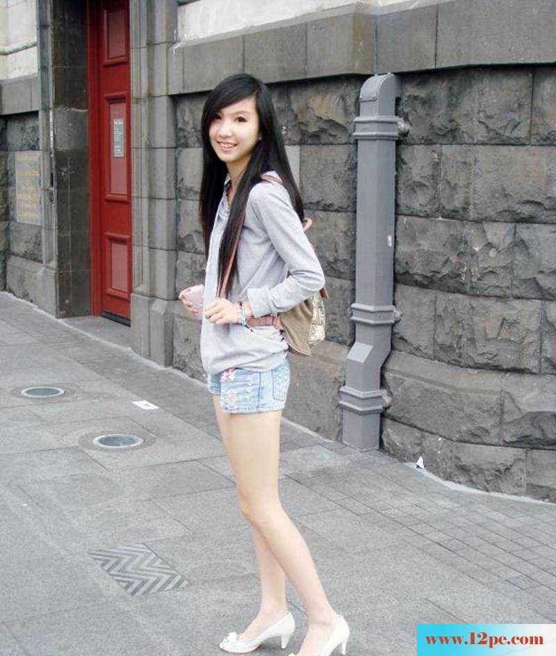 中国长腿美女街边风采(10P)