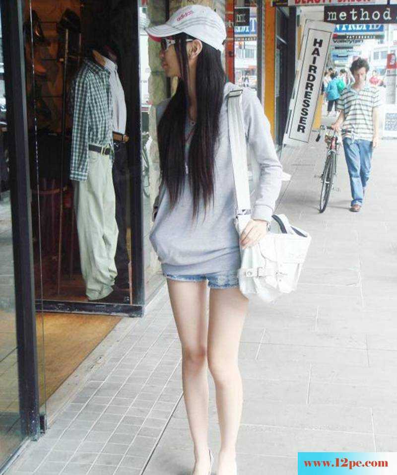 中国长腿美女街边风采(10P)