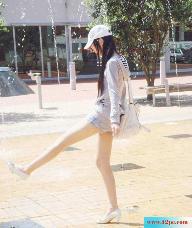 中国长腿美女街边风采(10P)