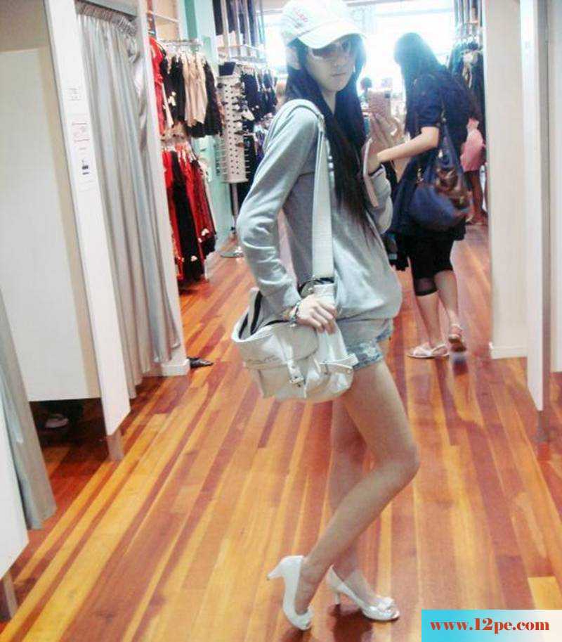 中国长腿美女街边风采(10P)