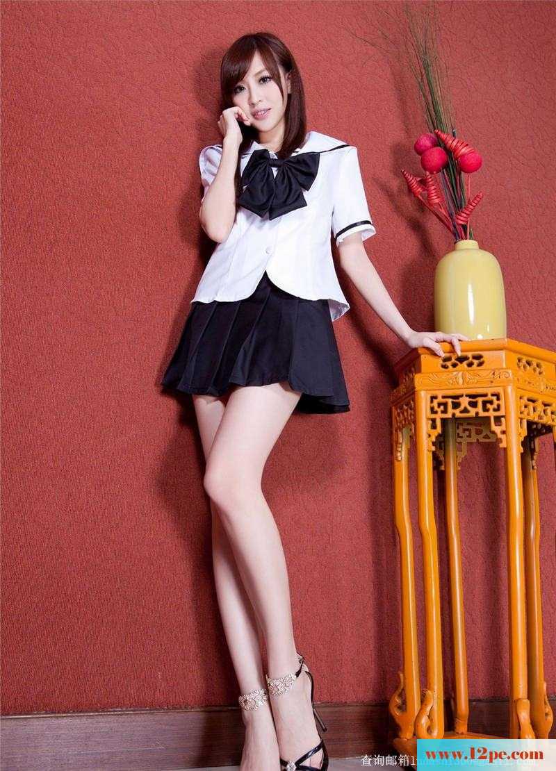 最新私房妩媚肉丝袜诱惑写真(12P)