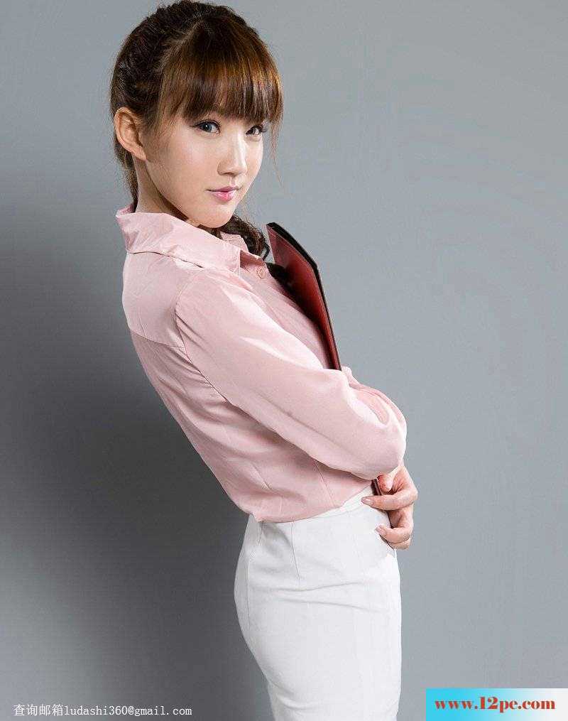 OL美女短裙肉丝美腿写真(19P)