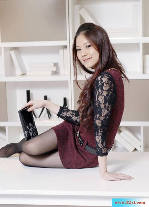白雪肌肤美女总喜欢黑(14P)