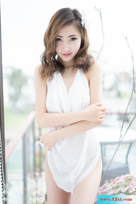 宝贝紧身内衣秀美胸呼之欲出【44P】