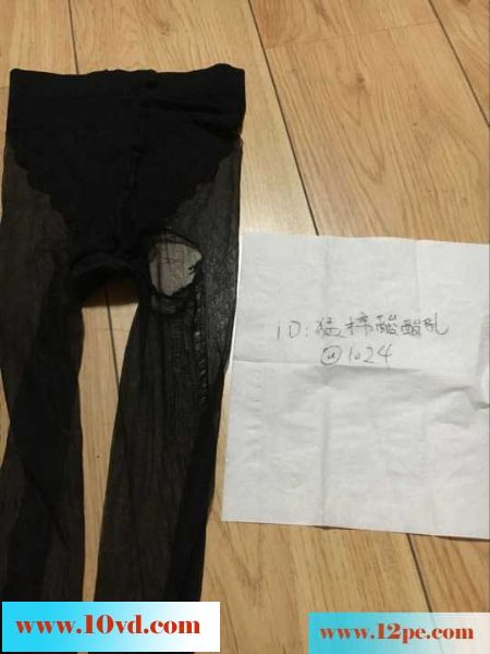 黑丝粉嫩大奶骚货，淫水流不止，后入极爽(20P
