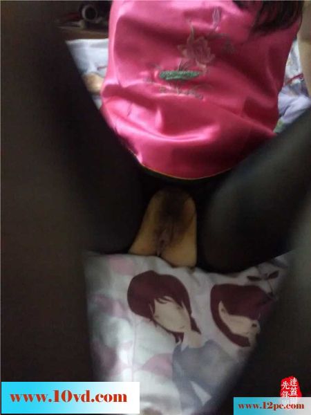 黑丝袜，红肚兜，恩爱夫妻玩转中西合璧(35P)