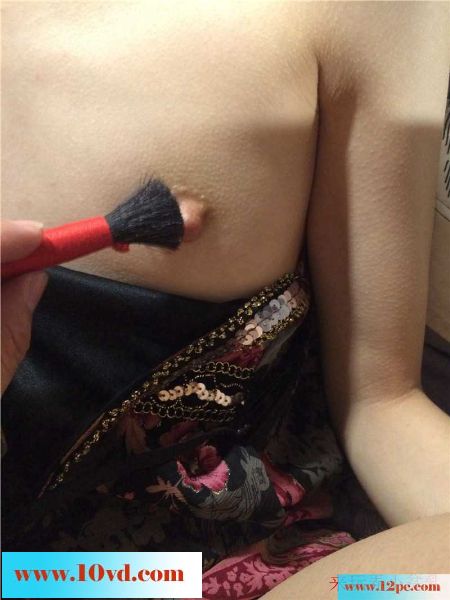 靠江兄弟再战贫乳小骚B，安心内射(14P)