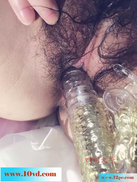 买玩具给90后小淫妻满足她的一些淫荡的想法(3