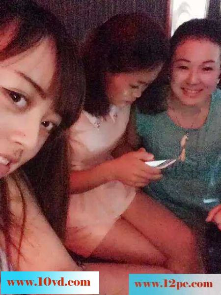 卖手机的美腿女友(27P)