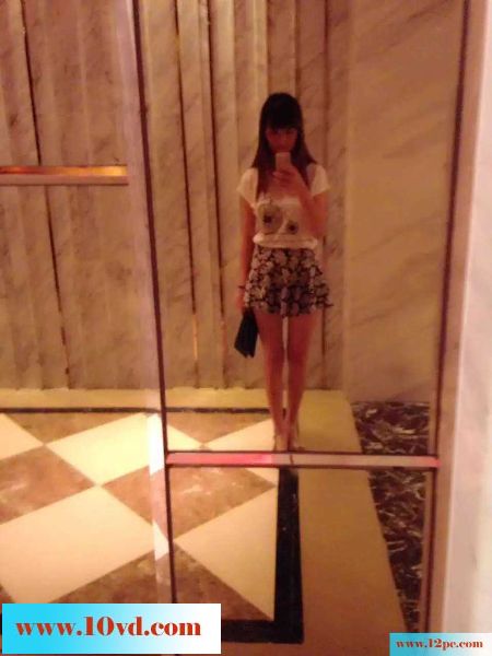 卖手机的美腿女友(27P)