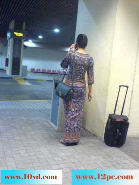 南亚某国空姐和男友自拍流出(11P)