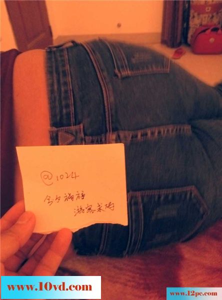 牛仔少妇褪去衣衫，后入大臀满足原始欲望(13P
