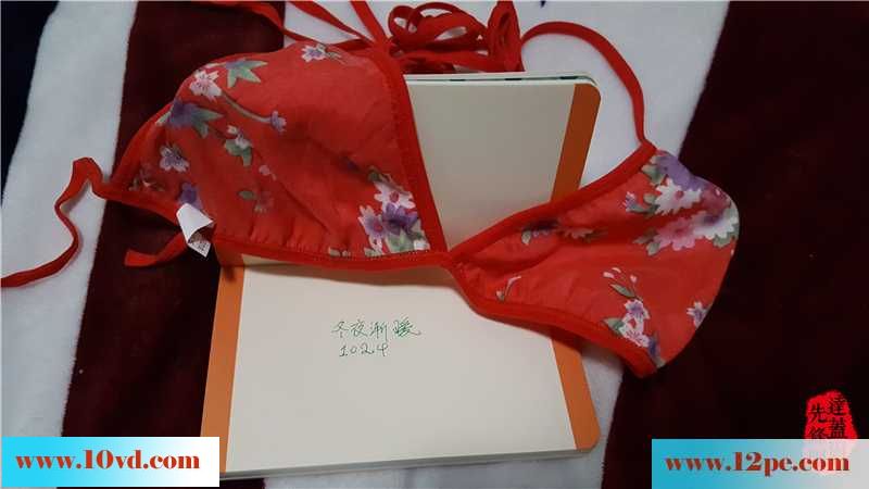 女神宽衣解带，用胴体让欲望落地(27P)