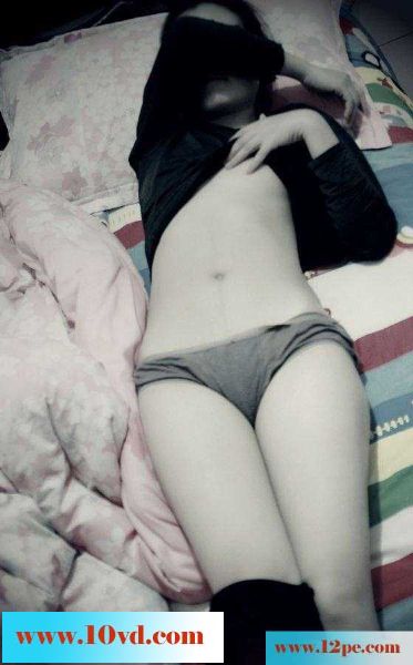 女友家过週末骚气女友床上尽显骚姿诱惑(10P)