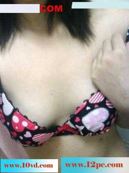 女友卫生间脱衣服自拍(14P)