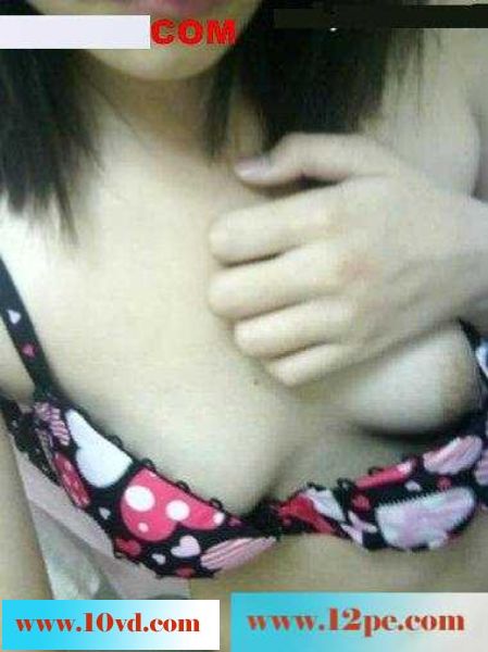 女友卫生间脱衣服自拍(14P)