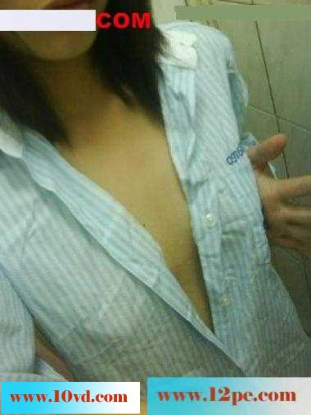 女友卫生间脱衣服自拍(14P)