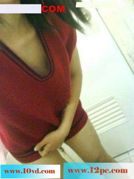 女友卫生间脱衣服自拍(14P)
