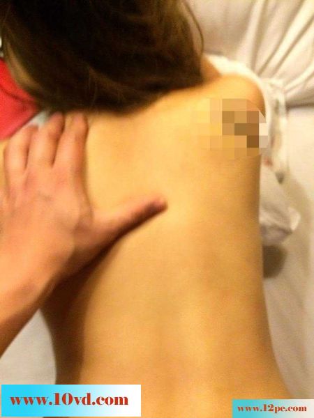 漂亮极品高铁乘务员叫声很骚性慾超强-(18P)
