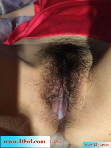 贫乳骚货一天没被操就等不及了(17P)