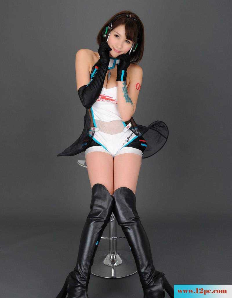 高跟长靴可人小妹(17P)