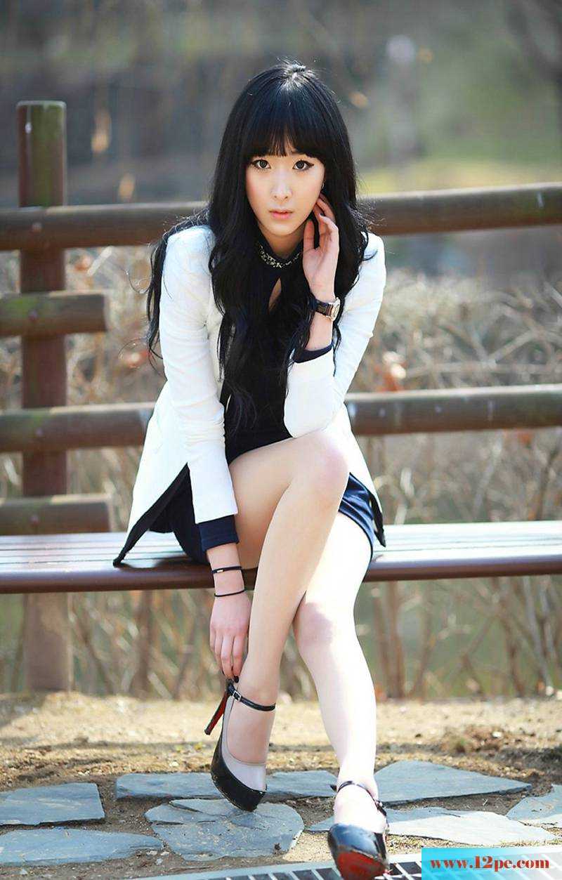 高挑的美女丝袜秀腿(18P)