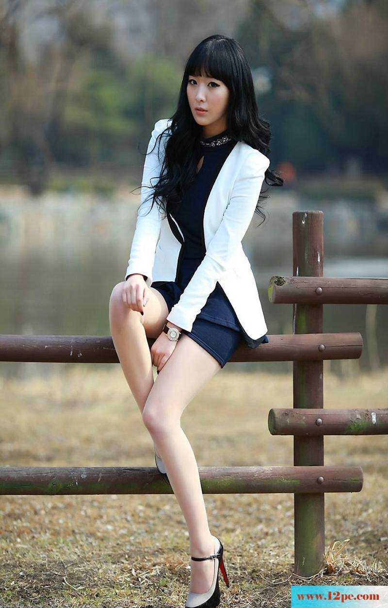 高挑的美女丝袜秀腿(18P)