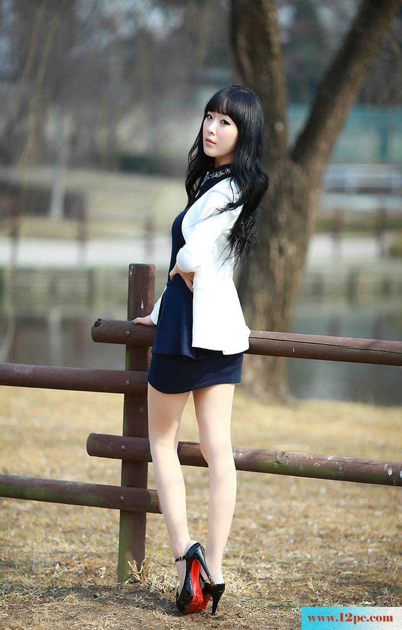 高挑的美女丝袜秀腿(18P)