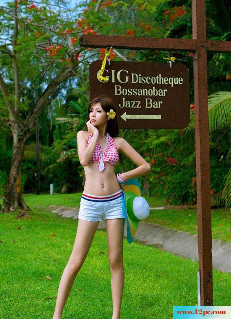 公路小美女户外写真美腿无敌(15P)